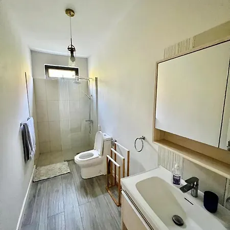 Seabreeze Flat - 5 Minutes Walk To The Pereybere Beach Grand-Baie Exterior photo