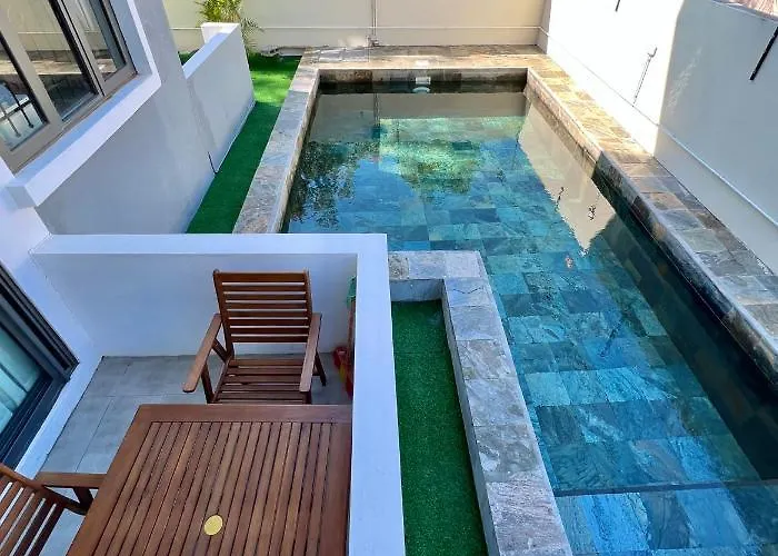 Seabreeze Flat - 5 Minutes Walk To The Pereybere Beach