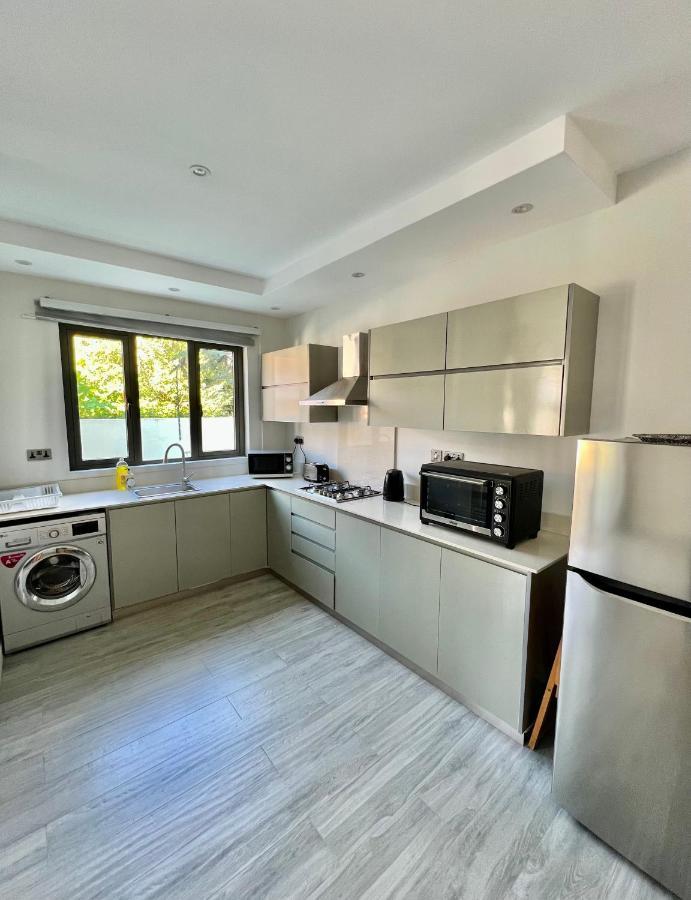 Seabreeze Flat - 5 Minutes Walk To The Pereybere * Grand Baie